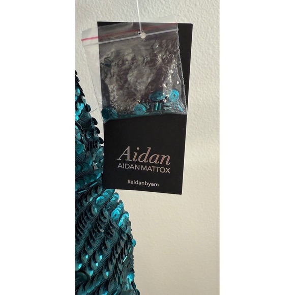 Aidan Mattox Sequin Beaded Cocktail Dress Emerald Green V Neck Long Sleeve US 4 - Picture 6 of 16